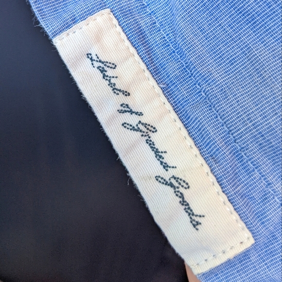 ✨2/$40✨ L.O.G.G. long sleeve button down - Picture 6 of 7